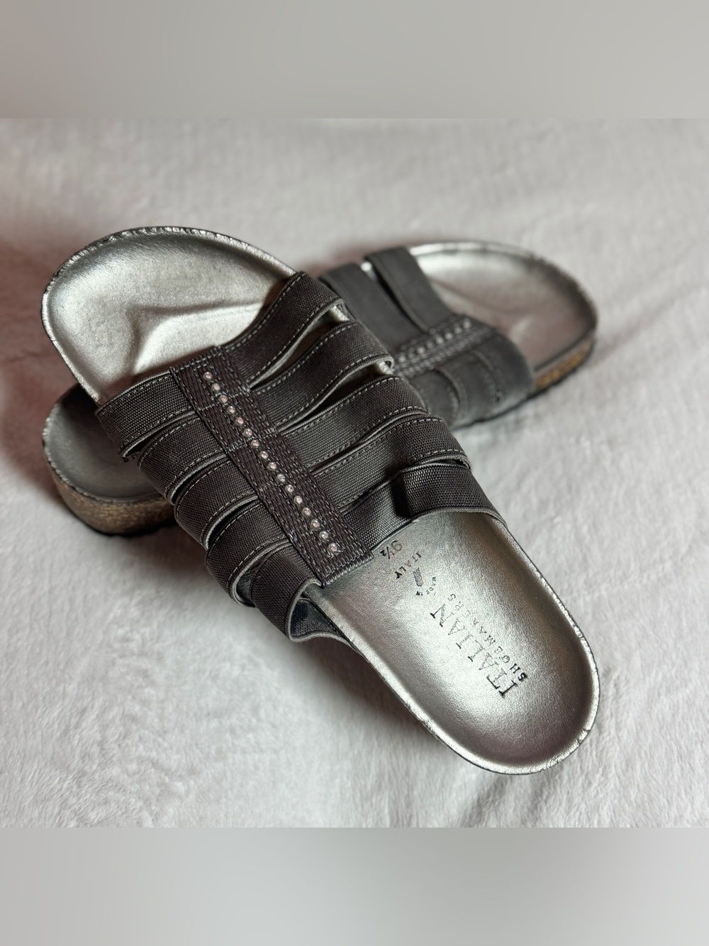 Italian Shoemakers Silver Slip On Sandals with Bling Womens Sz 9.5 Made In Italy